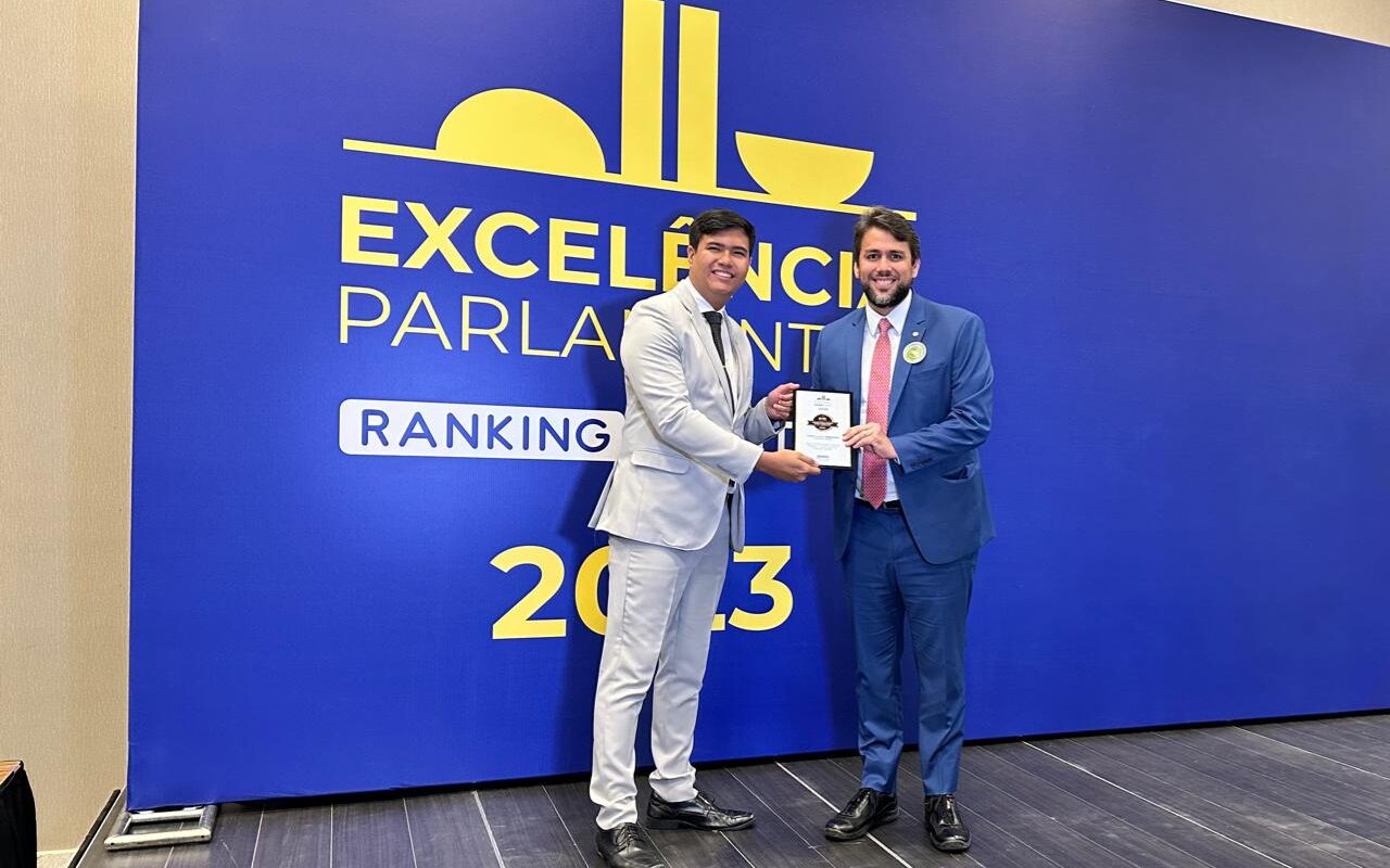 Deputado Pedro Lucas Fernandes recebe prêmio de Excelência Parlamentar do Ranking dos Políticos