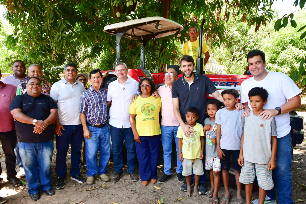 O deputado federal Pedro Lucas Fernandes (União/MA) esteve no município de Timon, nessa sexta-feira (8), realizando entregas, fruto de emenda parlamentar do deputado, que beneficiarão diretamente a agricultura familiar e o acesso à água no município.