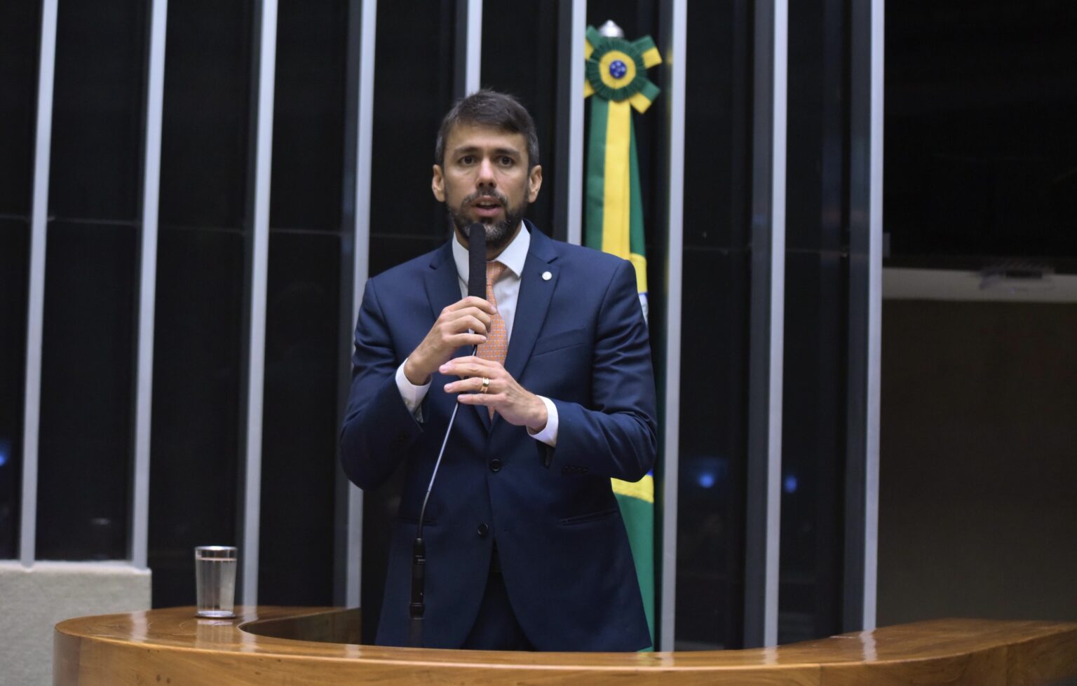Proteção animal: requerimento de Pedro Lucas para votação de projeto sobre atuação ilegal da medicina veterinária é aprovado na Câmara